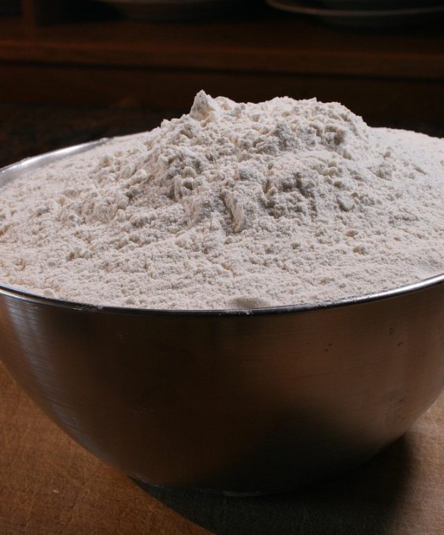 Mąka w misce